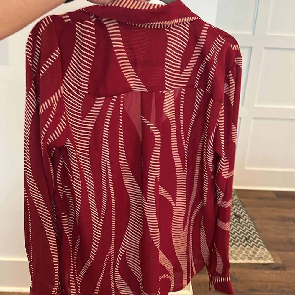 Red lulus button down; never worn - Picture 5 of 6